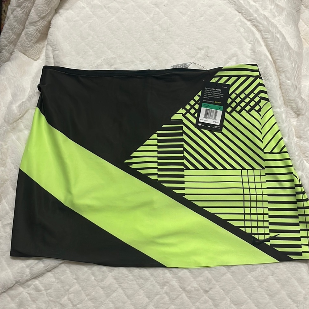 NWT Nike Power Dri-fit women’s tennis skirt with shorts size XL